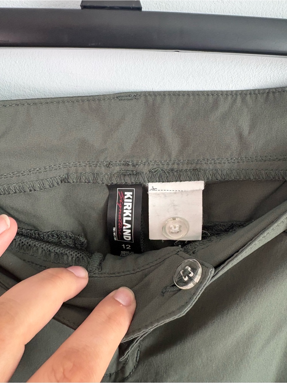 Kirkland Signature Olive Cropped Utility Pants - Picture 3 of 4